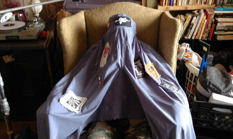 http://arte.noblogs.org/files/2011/08/burqa.jpg